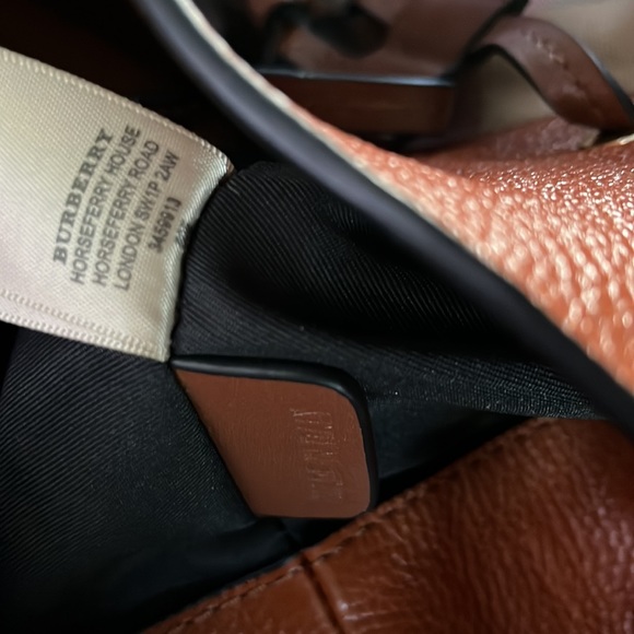 🏴󠁧󠁢󠁥󠁮󠁧󠁿👄🏴󠁧󠁢󠁥󠁮󠁧󠁿• ⚫️👅⚫️ BURBERRY x  Check Vibes ⚫️👅⚫️ - Picture 6 of 16